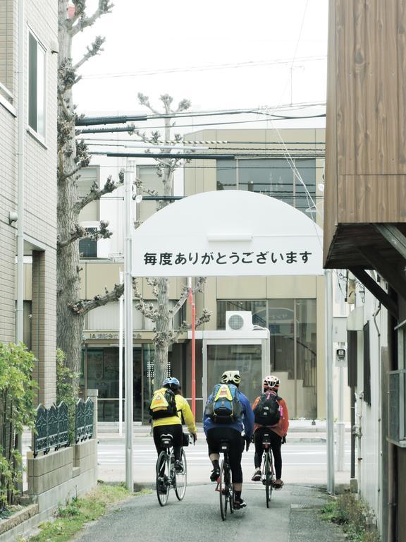 Cyclo No Ie Imabari Railway Station Exterior foto