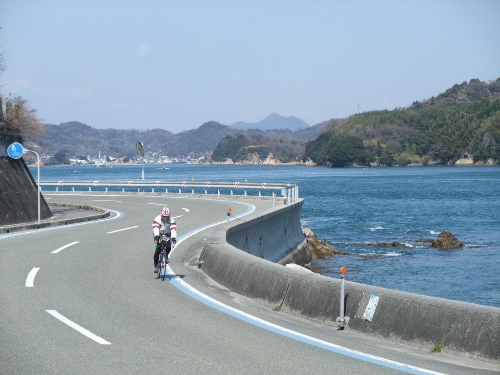 Cyclo No Ie Imabari Railway Station Exterior foto